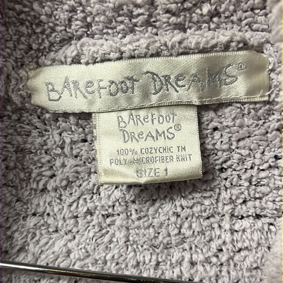 BAREFOOT DREAMS ROBE
CozyChic size 1 - Picture 5 of 10